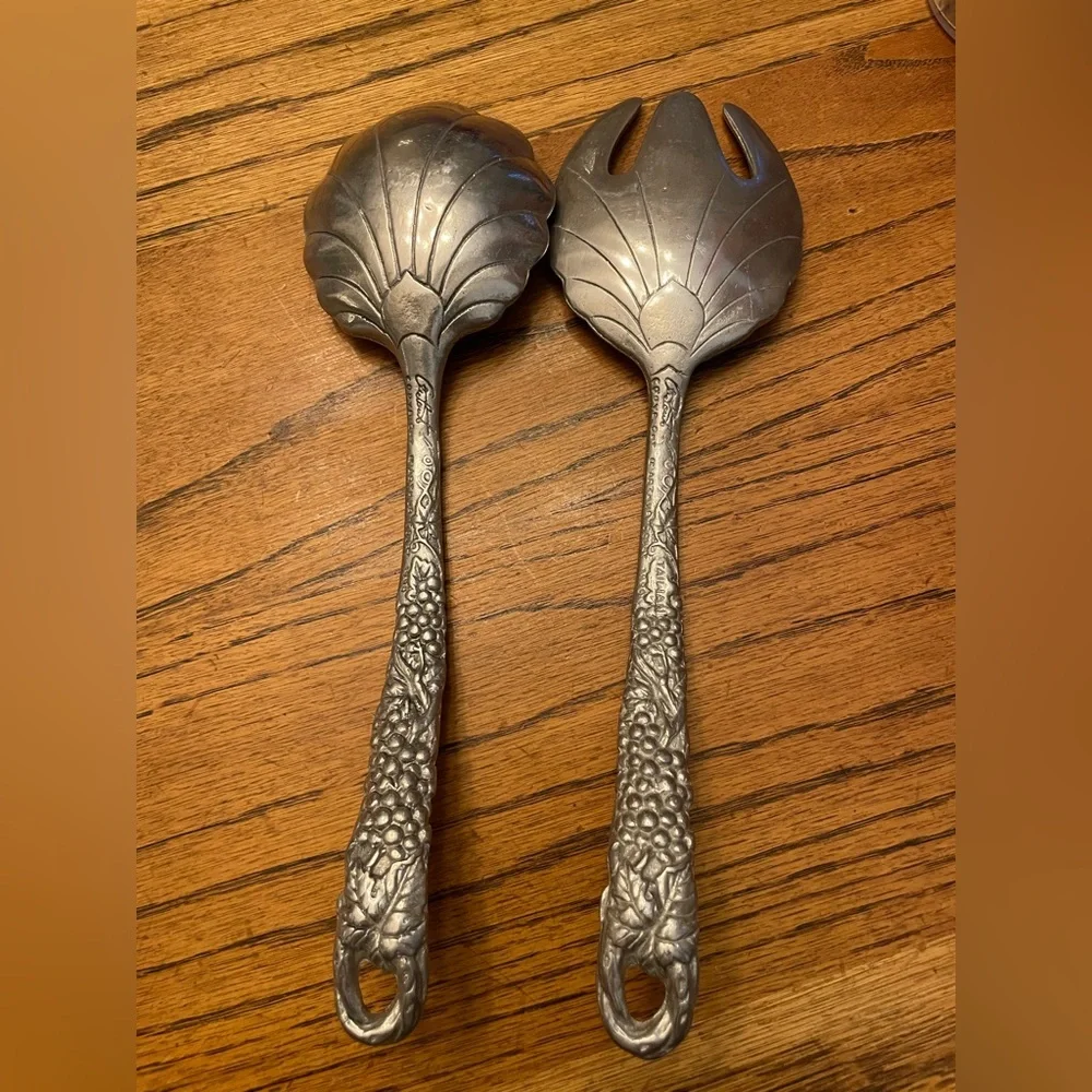 Vintage Arthur Court grapevine salad servers - 1990. See pics